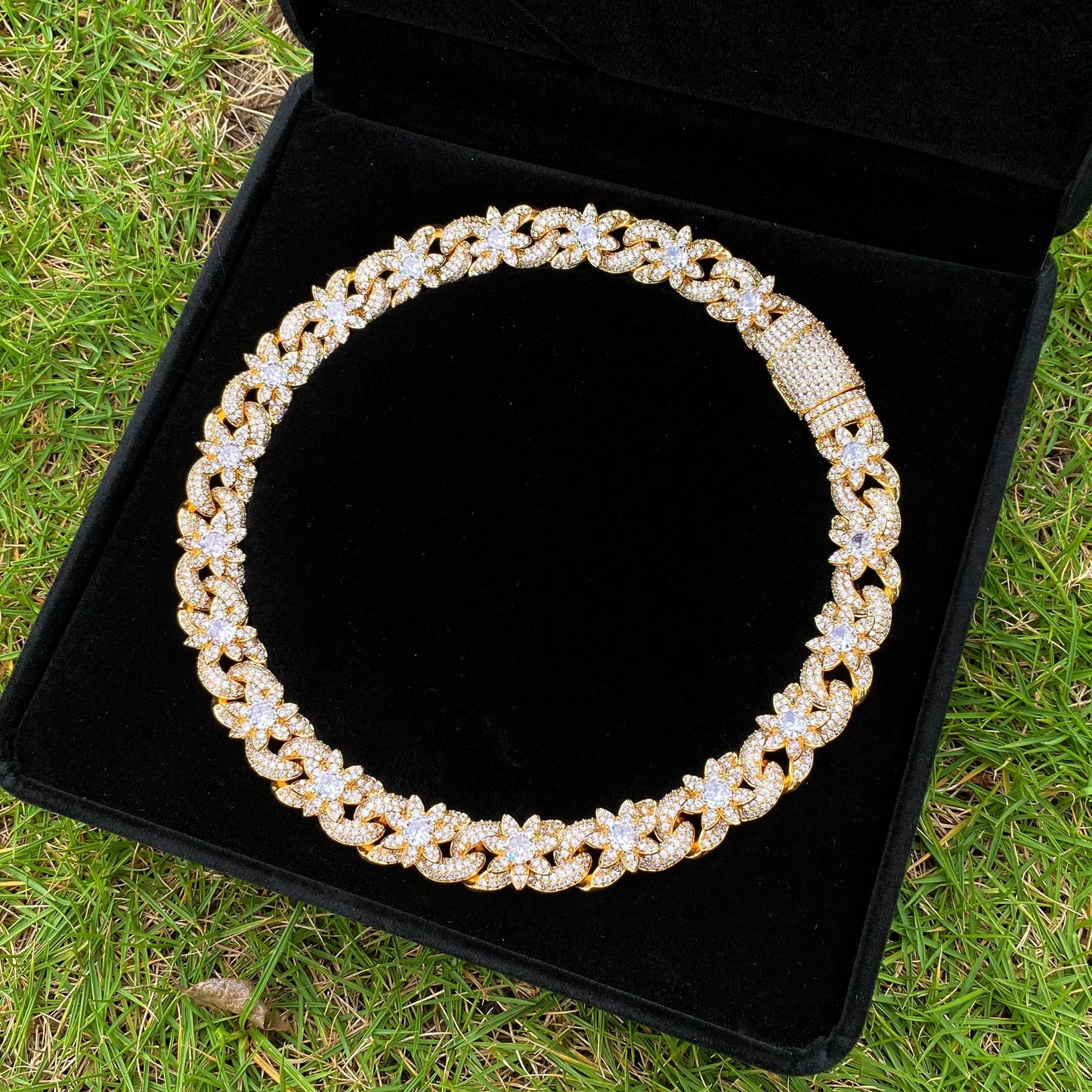 Iced Out Flower Necklace Cuban Link Chain for Women Prong Setting Cubic Zirconia Hip Hop Jewelry - DripVault