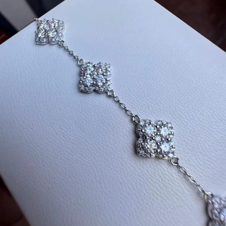 Four-Leaf Clover Moissanite Women Bracelet D Color VVS1 Lab Created GRA PASS DIAMOND TESTER - DripVault