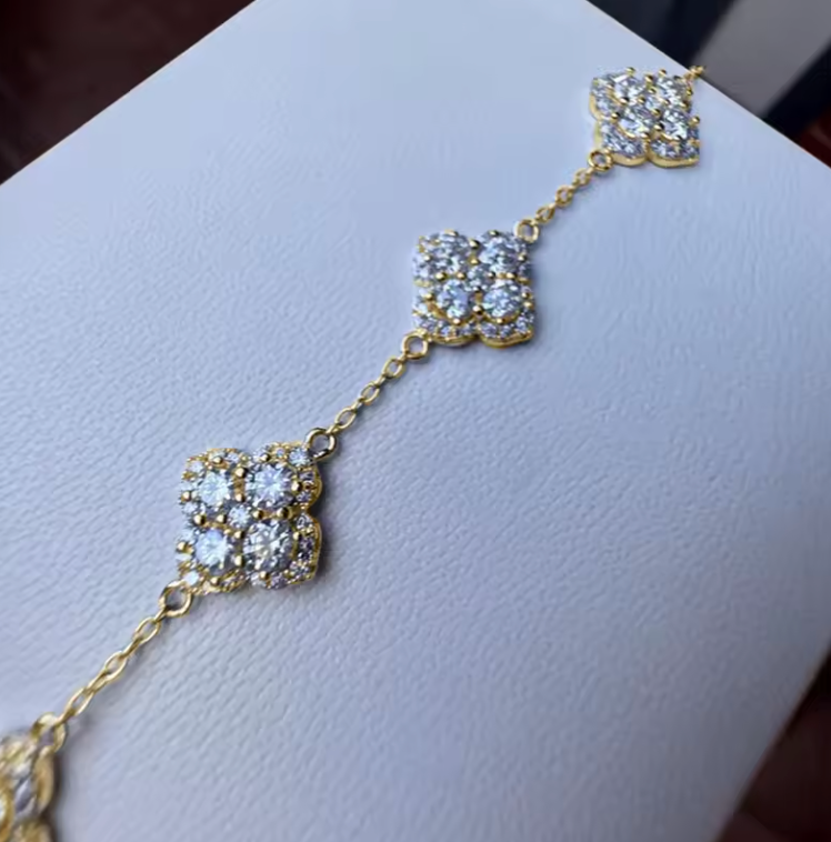 Four-Leaf Clover Moissanite Women Bracelet D Color VVS1 Lab Created GRA PASS DIAMOND TESTER - DripVault