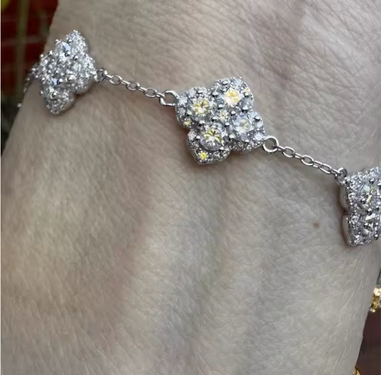 Four-Leaf Clover Moissanite Women Bracelet D Color VVS1 Lab Created GRA PASS DIAMOND TESTER - DripVault